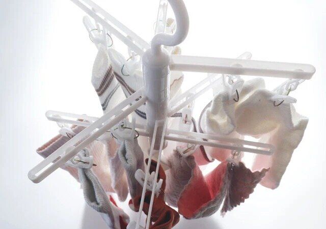 ダイソーの360度回転式ピンチハンガー2