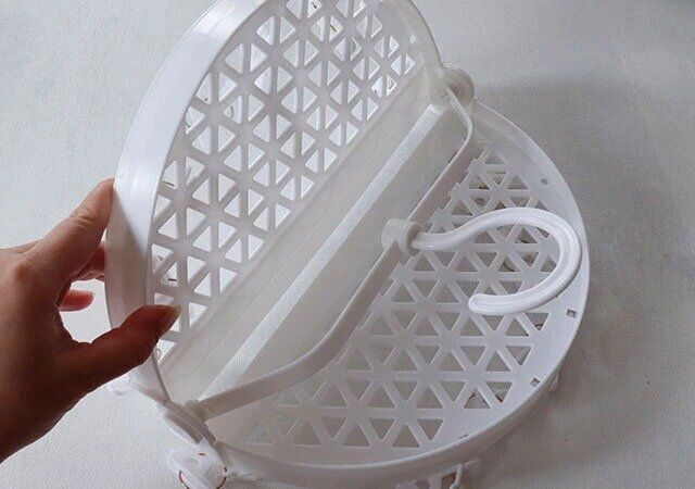 ダイソーのシューズが干せるピンチ付ハンガー（16ピンチ）1