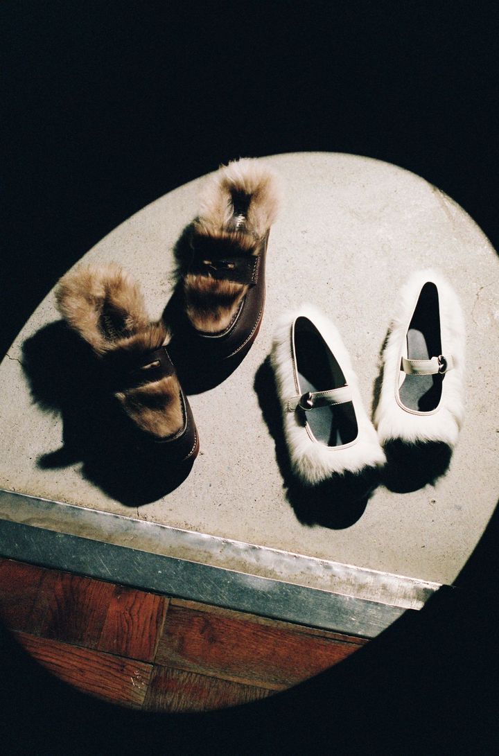 〈左から〉UGG AMBUSH Loafer ¥44,000 UGG AMBUSH Mary Jane ¥39,600