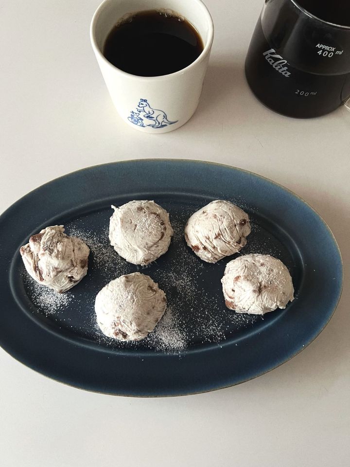 バレンタイン当日でも手軽に作れる！ザクザククリームチーズボウルの作り方【渡辺友美子のコーヒーに合うお菓子のレシピ vol.69 〜レシピで旅するヨーロッパ〜】