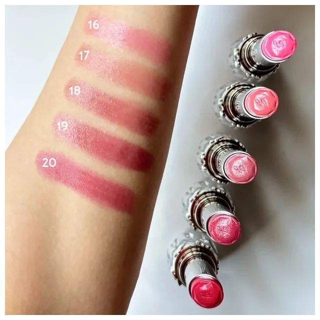 リップブロッサム グロウのスウォッチ