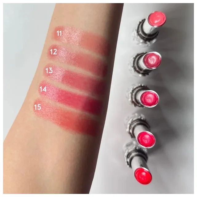 リップブロッサム グロウのスウォッチ