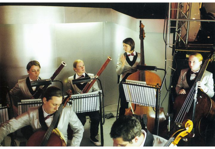 フランスの現代アーティストが手がけたオペラ作品のコスチュームデザインを手がける