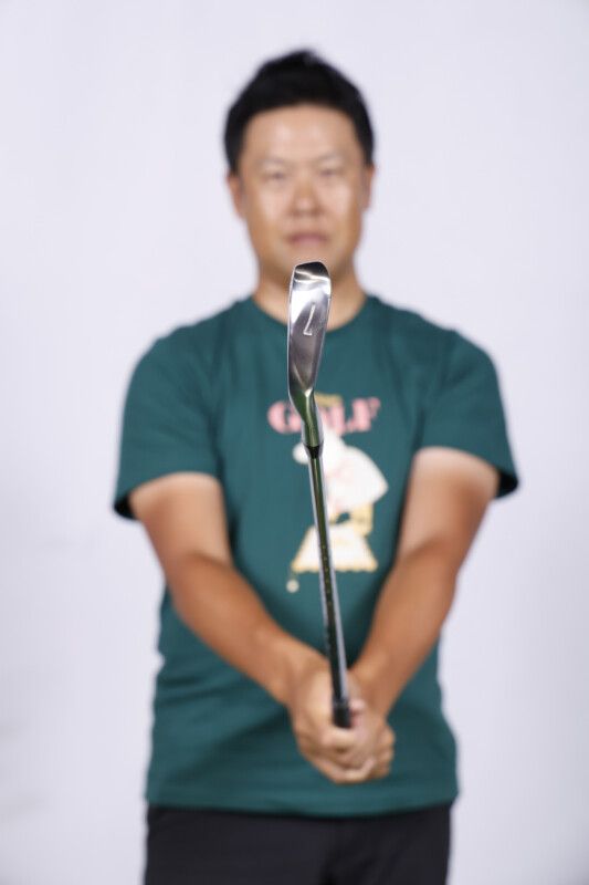 “何もしない”のが正解！ダウンスイングの理想の形をプロコーチが解説