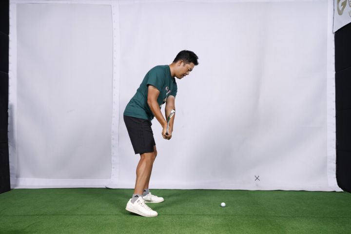 “何もしない”のが正解！ダウンスイングの理想の形をプロコーチが解説