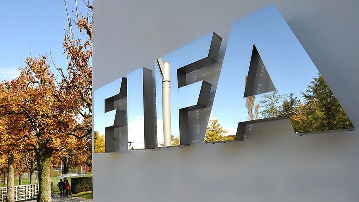 14歳の少年とホテルに入った罪でFIFAの職員が逮捕…「僕のボーイフレンドになるよ」など数々のメッセージが流出