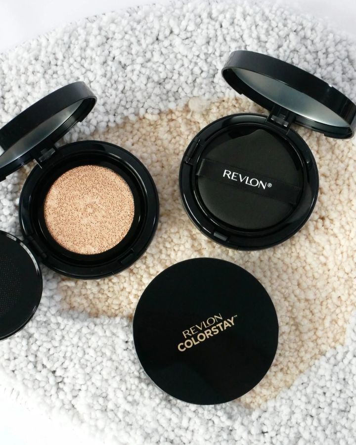 レブロン カラーステイ ロングウェア UV クッション ファンデーション