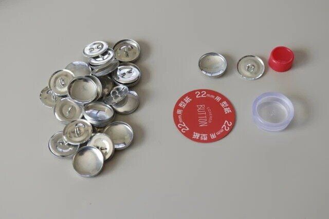 ダイソーのくるみボタンを手作りできるキット