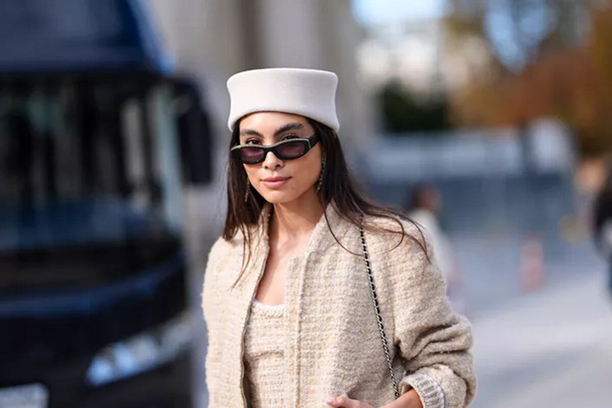 今シーズン流行の兆し！？味わい深いレトロな「ピルボックスハット」と