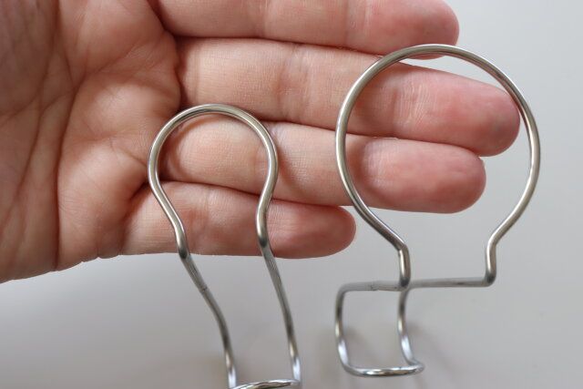 セリア ハンギングステンレススリムボトルホルダー ハンギングステンレス泡ボトルホルダー サイズ