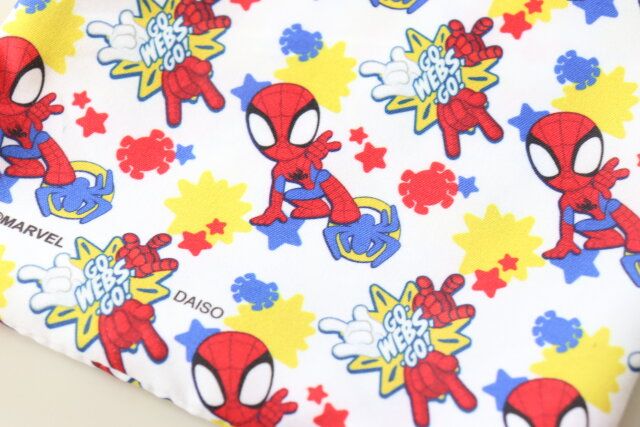 ダイソーのアメコミ縦長布巾着（スパイディ）