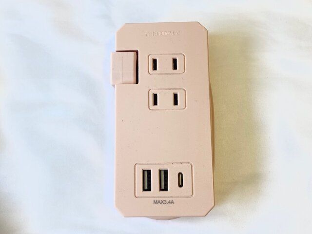 3COINS 2コンセント2USB1Typecタップ