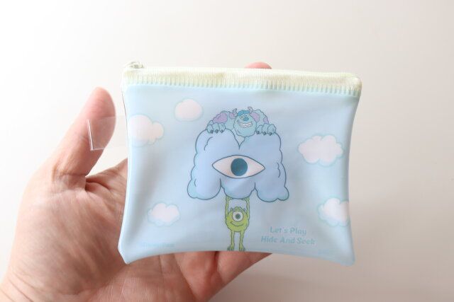 ダイソー ループ付きフラットポーチ モンスターズ・インク