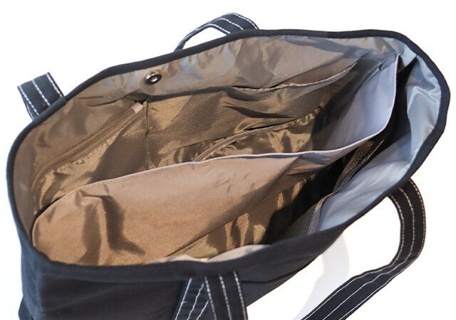 A. STANDARD 6ポケット仕切りつきトートバッグ 内部構造