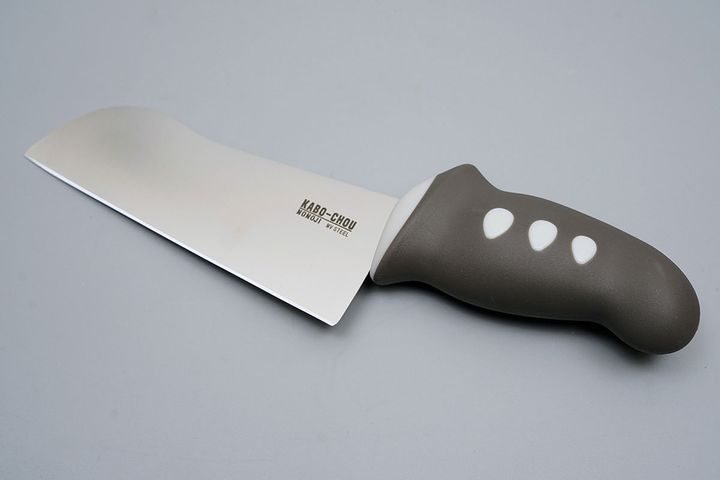 ののじの「かぼーちょう」。刃物でありながら、曲線を多用したデザインのため、コロッとしたユーモラスな印象を受けるデザインです。