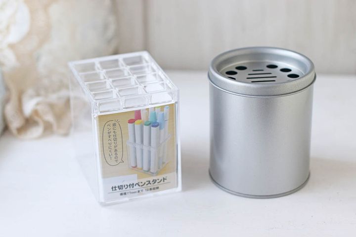 ペン立てと灰皿