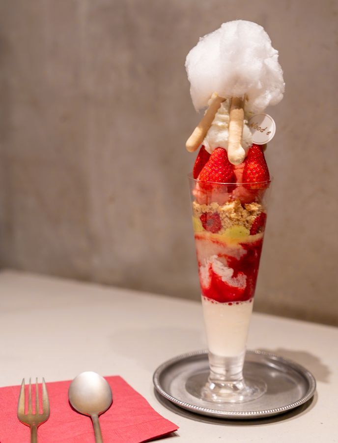 「苺とフロマージュブランのパフェ」2180円