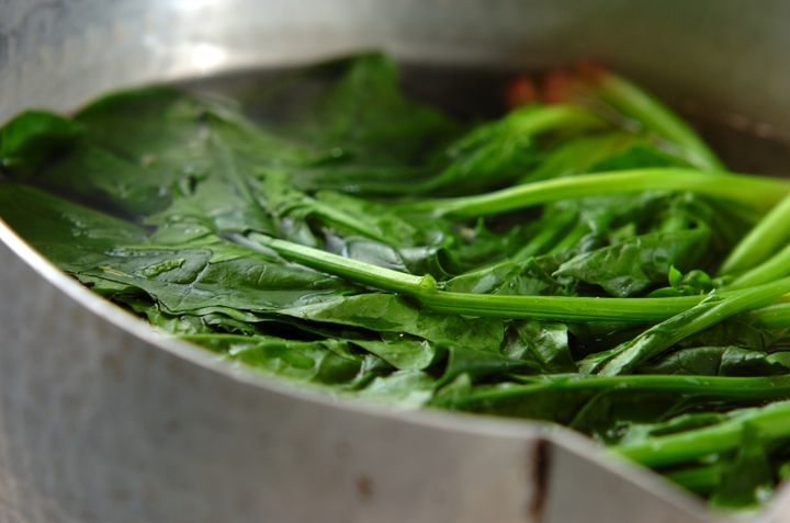 ホウレン草のナメタケおろし和えの下準備1