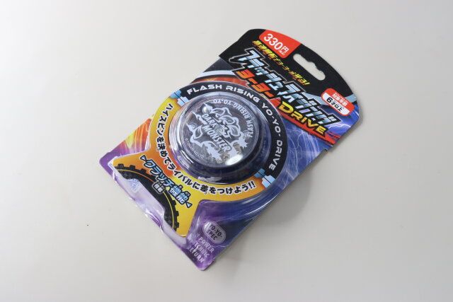 ダイソーのフラッシュライジングヨーヨー DRIVEのパッケージ2