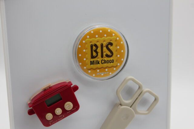 缶バッジ57mm用マグネット付ホルダーケース 使用例