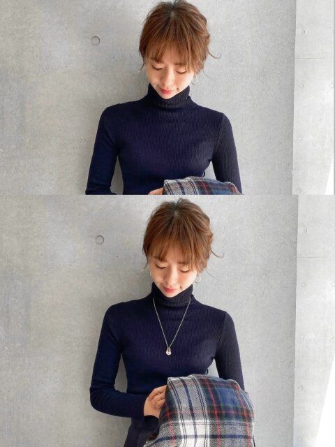 ユニクロ メリノリブタートルネックセーター NAVY 胸元 ネックレス あり なし