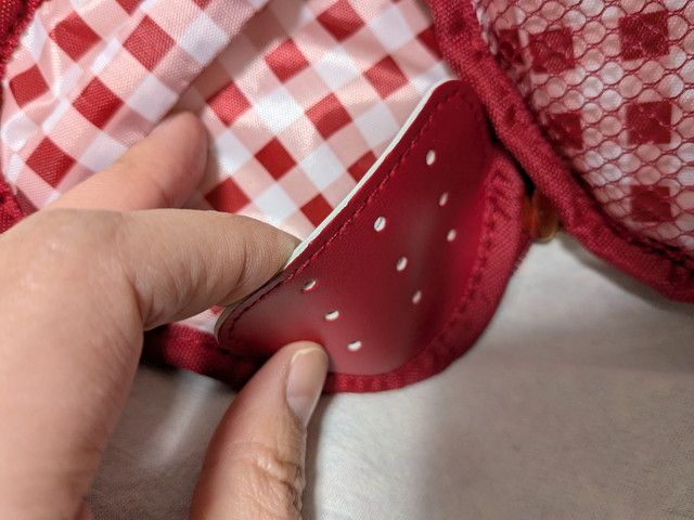 メゾンドフルールいちごアクセサリーケースのポケット