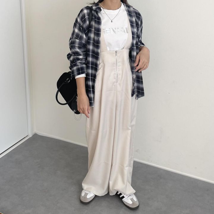 画像: アイボリーサロペの春コーデ②