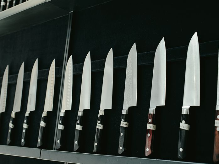 インテリアとしても映える！ 便利でスマートなキッチンアイテムの収納【“見せるプロ”たちの収納術】