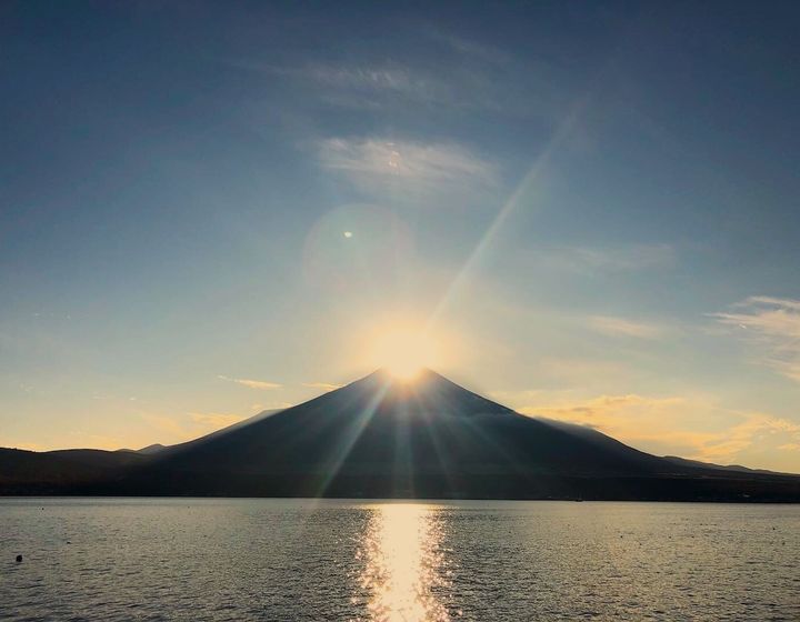 ダイヤモンド富士／（一社）山中湖観光協会
