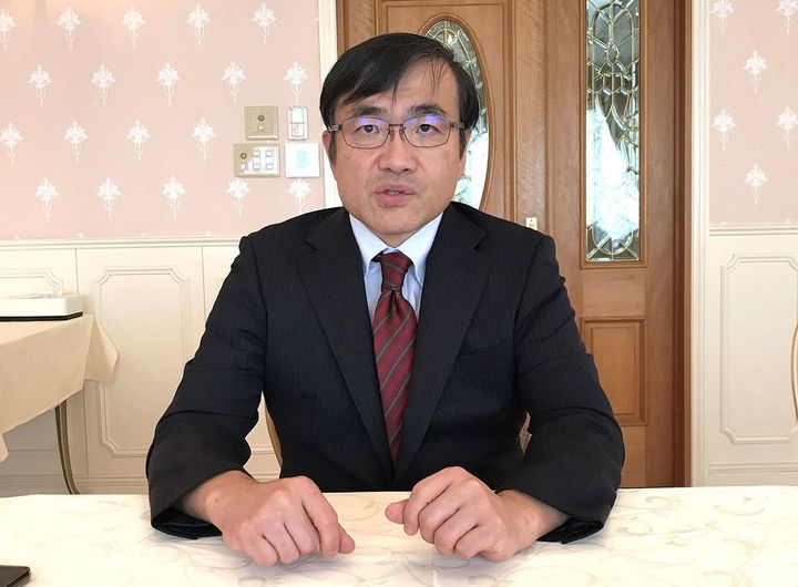 取材に応じる蓮田院長