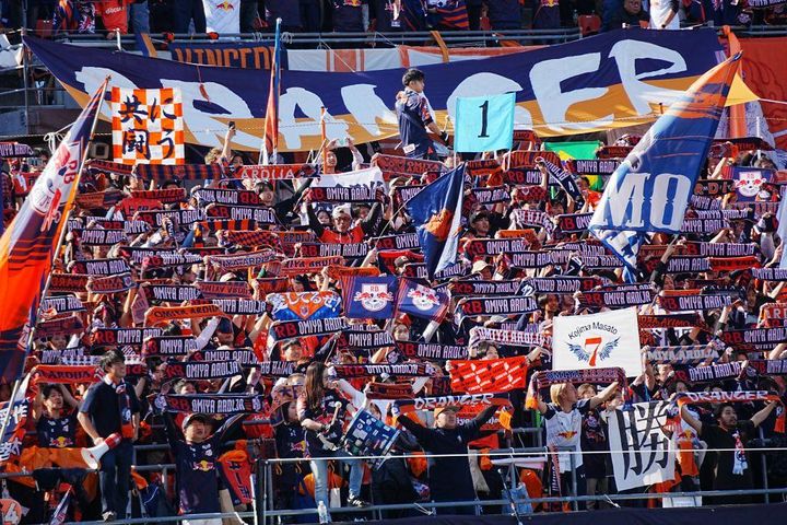 来日した世界的名将も大興奮！外資参入の新生した名門が開幕白星発進！