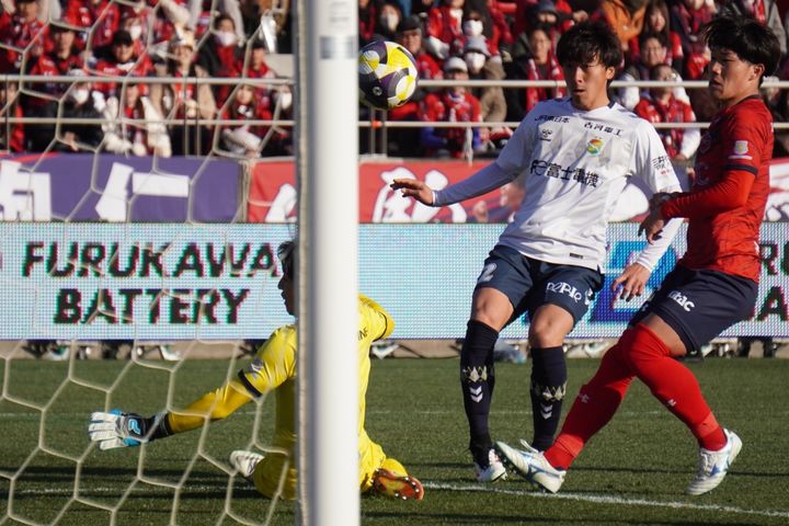 守れば完封、攻めれば芸術ループ弾！オリジナル10の名門が悲願のJ1復帰に向けて好発進