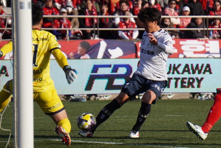 守れば完封、攻めれば芸術ループ弾！オリジナル10の名門が悲願のJ1復帰に向けて好発進