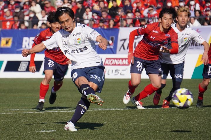 名門の新エースが1ゴール1アシストで開幕白星の立役者に！ペナルティキック前に見せた意外な表情とは