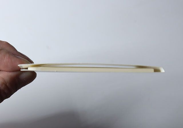 セリア 携帯しやすい衣類用クリーナー 厚み 持ち運び