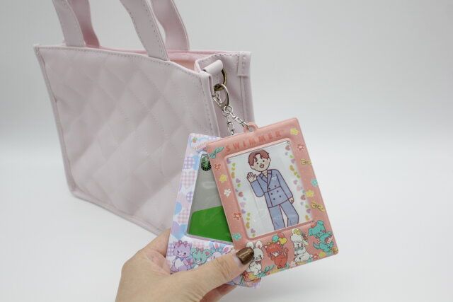 SWIMMERカードケースkawaii 使用例