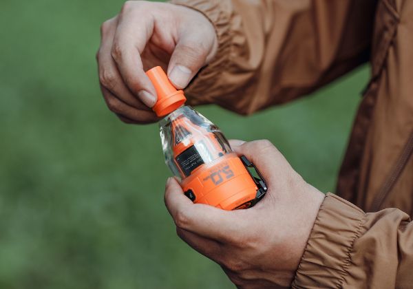 キャンプの不便を解消！ランタン機能も付いてる小型エアポンプがすごすぎる