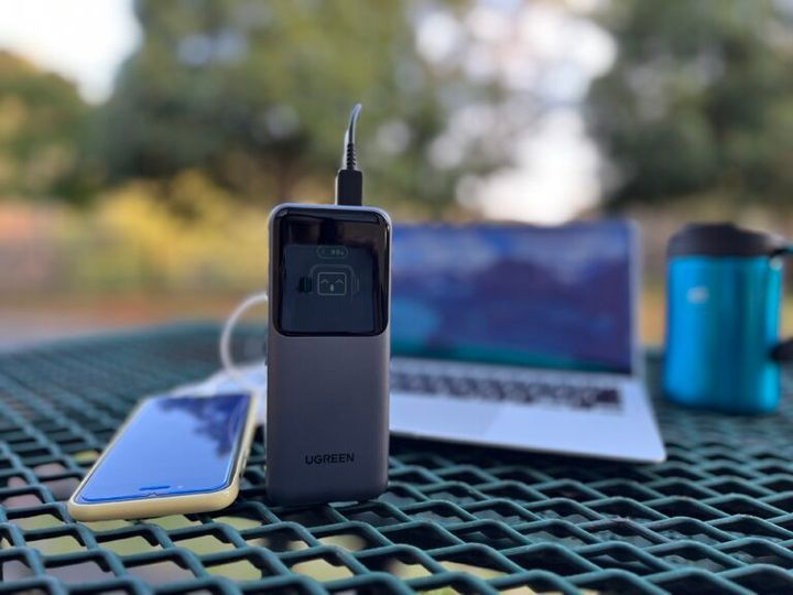 コンパクトで大容量！コスパ最強なモバイルバッテリーの機能面が優秀すぎる！