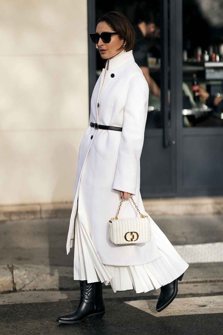 画像: プリーツスカートで動きをつければ間延びしない