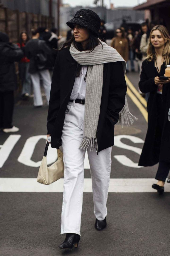 画像: モノトーンコーデを小物でブラッシュアップ