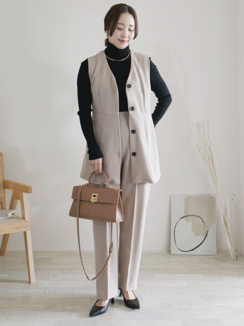 黒タートルネックコーデ3