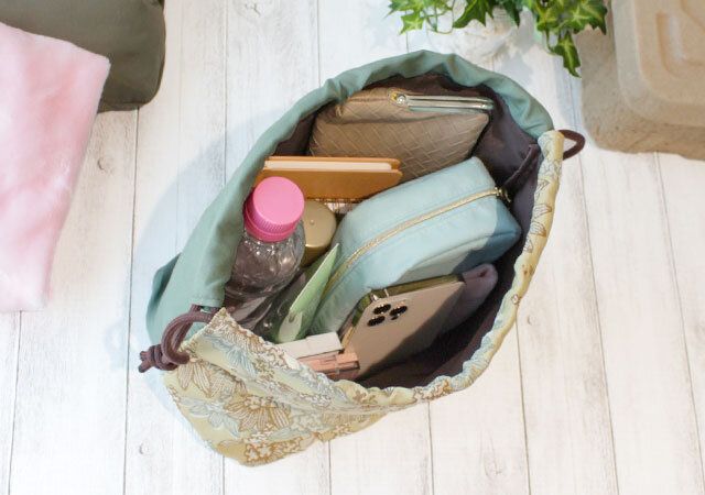 リンネル4月号通常版のムーミン巾着バッグ 実用例