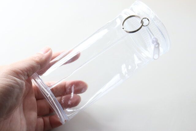 ダイソー クリア円筒ポーチ