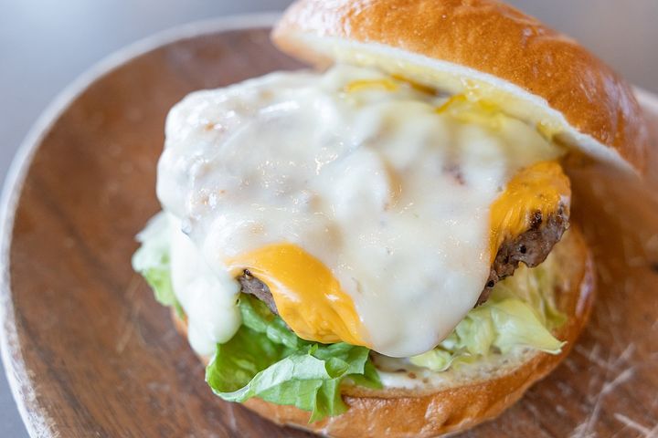 とろ〜りチーズが嬉しい。マーマレードの香りがアクセントに