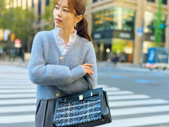 寒色のツイードチェックで知的な印象に！【ケイト・スペード
