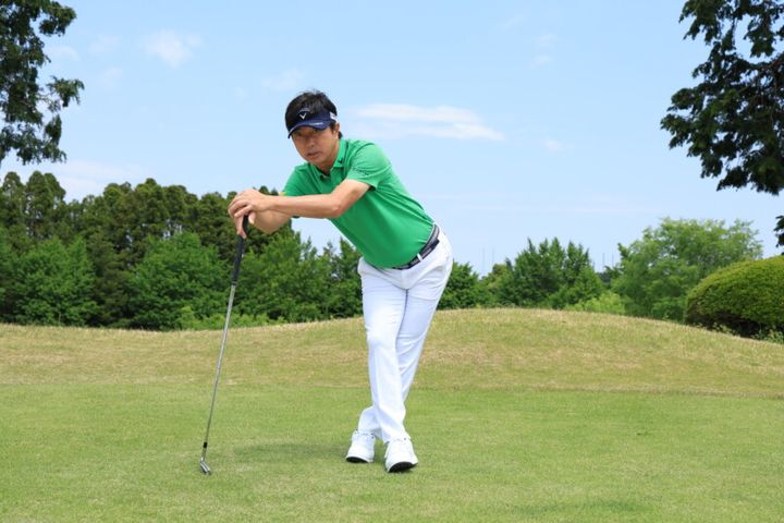 ラウンド中にできる疲労回復ストレッチ！深堀圭一郎プロが解説