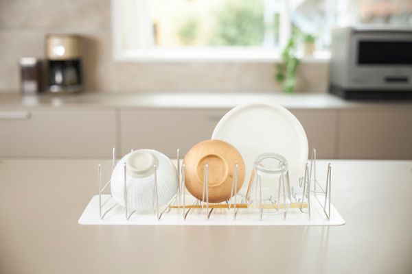 「即完売商品」わずか3cmまで縮む⁉魔法のような水切りラックが画期的すぎる