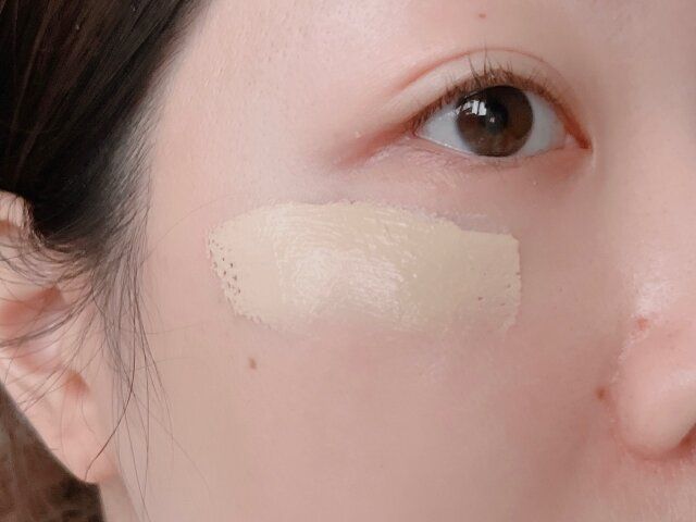 チャコット・コスメティクス ラスティングベース 550 ナチュラル 頬に付ける