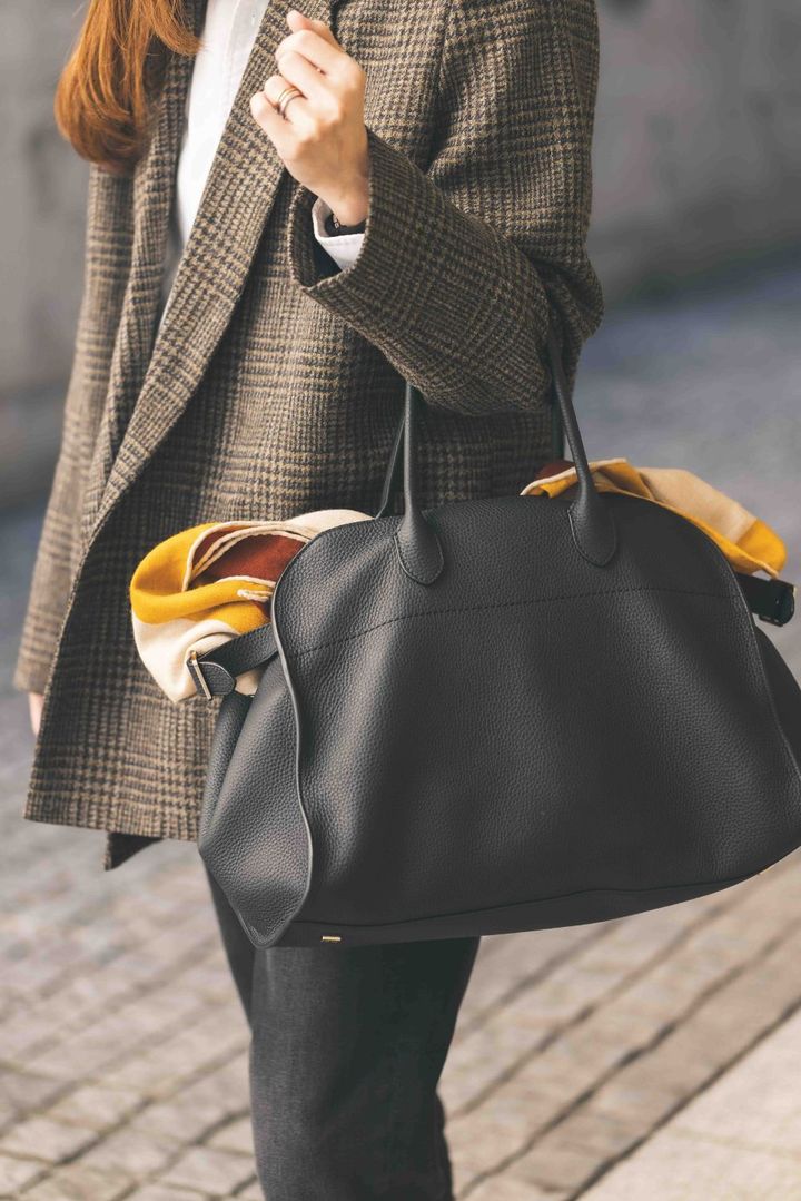 クラウドチームVERY梅本弓夏のバッグ