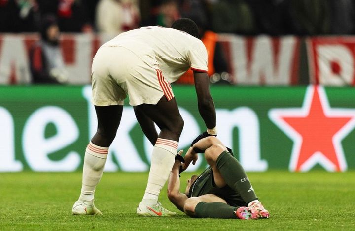 27歳日本代表FWを倒したスター選手の疑惑プレーが物議「いい加減にしろ」「エリア内ならPK」